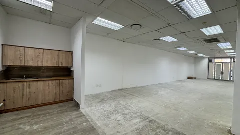 Fin Forum Building, 333 Dr Van Der Merwe Road, Montana Shop 6A (10).